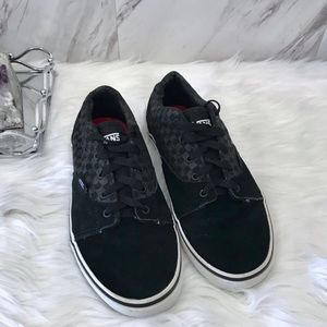 Women’s Vans fits size 6